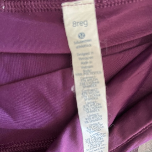 Lululemon running skirt size 8 - Picture 3 of 3